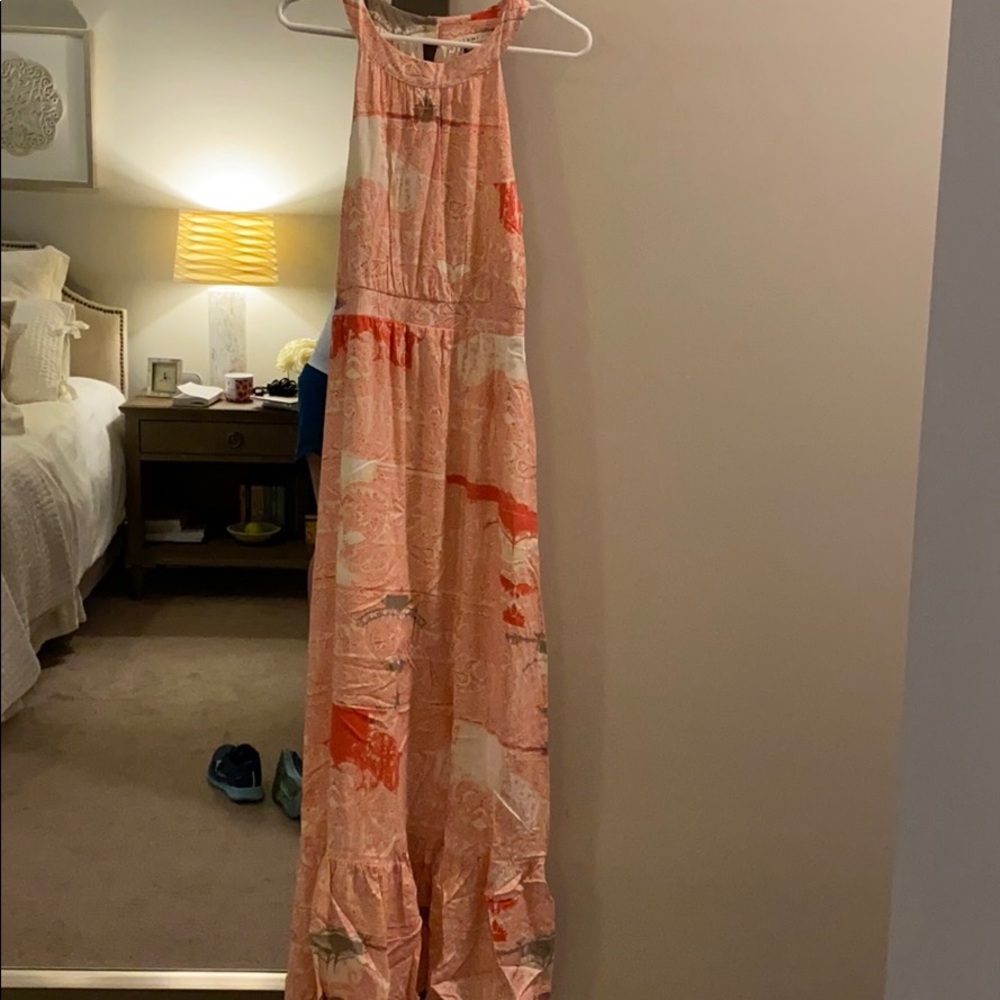 Really pretty maxi dress!